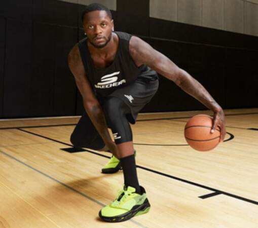 Nach der NBA (hier New York Knicks-Star Julius Randle mit Skechers-Basketballschuhen) engagiert sich Skechers auch in der BBL.