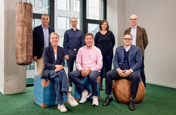 Die Sport Scheck-Geschäftsführung: Boris Zanoletti, Ralph Lehmkuhl, Christine Wurm und Marcus Neul (obere Reihe, von links) mit Anna Rusche, Volfango Bondi und Marco Pochetti (untere Reihe von links). Foto: Michael Romacker