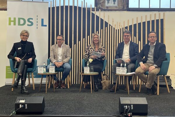 HDS/L-Pressekonferenz in Düsseldorf (von links): Ulrike Kähler (Igedo), Carl-August Seibel, Dr. Claudia Schulz, Manfred Junkert (alle HDS/L) und Rolf Pangels (BTE)