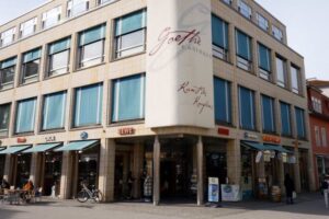 Das Goethekaufhaus Weimar gehört zur Konsumgenossenschaft.