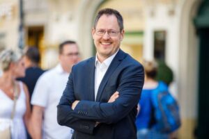 Dr. Rainer Trefelik