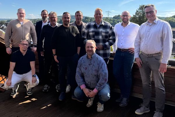 Hintere Reihe (von links): Michael Geimer (ETOS), Dr. Matthias Will (Horn-Company), Thomas Rosemann (ETOS), Uwe Elst (SABU), Patrick Abend (Wortmann), Sönke Padberg (BTE), Thorsten Fritsch (ECC), Patrick Weigang (Wortmann). Vorn (von links): Ronny Heinemann, Roman Degenhardt (beide Der Schuhladen). Es fehlt: Marcus Höhne (Schuhhaus Hittcher)