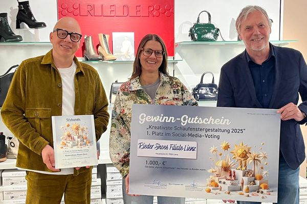 Friedrich Ammerschell (rechts) mit Daniela Herzig-Rieder und Ingo Herzig von Rieder Shoes