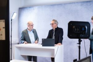 Stephan Krug (rechts) mit Moderator Prof. Dr. Andreas Kaapke