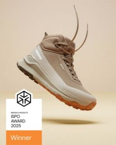 Der Frauen-spezifische Winter-Trail-Schuh „Her Moment Mid GTX“