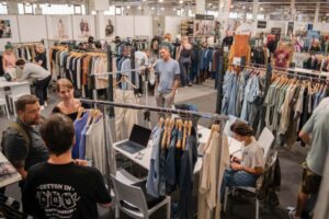 Blick in die Messehalle