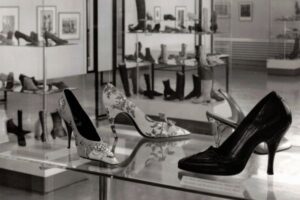 Schuh-Ausstellung im Deutschen Ledermuseum in den 1960er Jahren