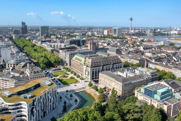 Düsseldorf hat der deutschen Hauptstadt Rang zwei der teuersten Einkaufsstädte abgelaufen. (Foto: AdobeStock)