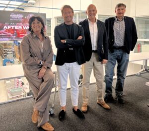 Isolde Woll, Marketingleiterin der Wasgau AG, Andreas Klautzsch (Kennel & Schmenger), Jürgen Cölsch (Caprice) und Rolf Schlicher, Vorsitzender des Pirmasens Marketing e. V. (von links)