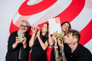 Das Qnuffs-Team freut sich über die Auszeichnung.
