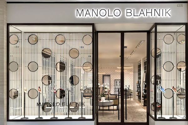 Manolo Blahnik in Costa Mesa