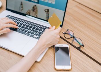 Betrug und Betrugsversuche gehören für viele Online-Händler inzwischen zum Alltag. (Foto: Nataliya Vaitkevich/Pexels)