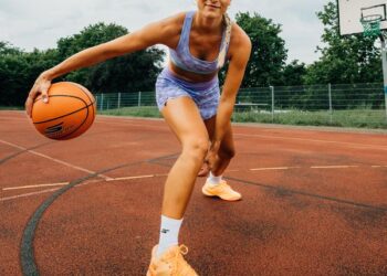 Alexandra Wilke läuft künftig in Skechers-Schuhen auf.