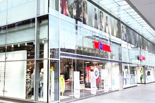 Die Wöhrl-Filiale in Dresden wird geschlosssen.