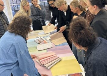 Branchenexperten aus Handel, Industrie, Verbundgruppen und Design entwickelten gemeinsam die Farbthemen.