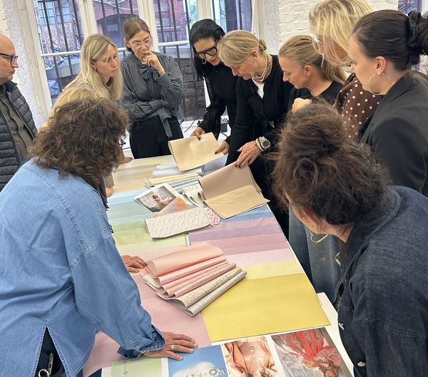 Branchenexperten aus Handel, Industrie, Verbundgruppen und Design entwickelten gemeinsam die Farbthemen.