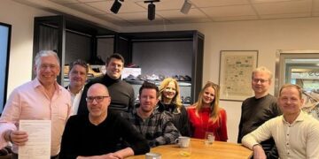 Sieben österreichische Schuhhandelsunternehmen und die ANWR Austria arbeiten in der Shoe Alliance Austria gemeinsam an Lösungen für die Zukunft des Schuhfachhandels (von links). Andreas Mayer, Bert Laner, Alfred Pusswald, Stefan Klimesch, Christian Kollmann, Daniela und Eva Rattenegger, Hanno Reutterer, Roland Fuschlberger. Nicht im Bild: Karel Jauker. (Foto: ANWR Austria)