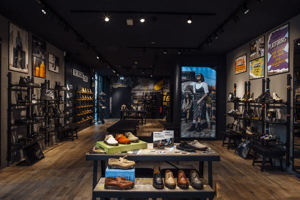 Dr. Martens Zentrale zieht in neuen D sseldorfer Store Shoez