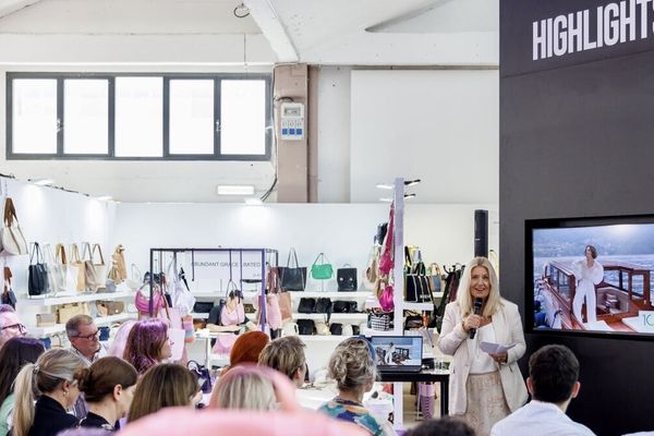 Dr. Claudia Schulz hält den Trendvortrag.