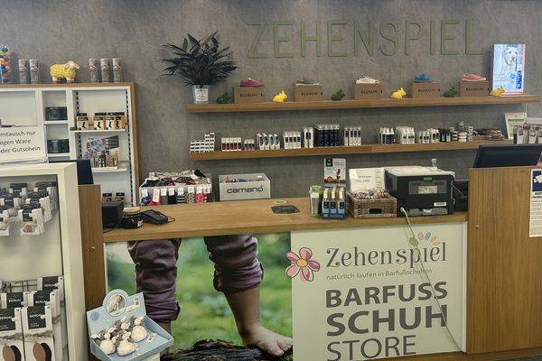 Die Ladentheke im Zehenspiel-Store