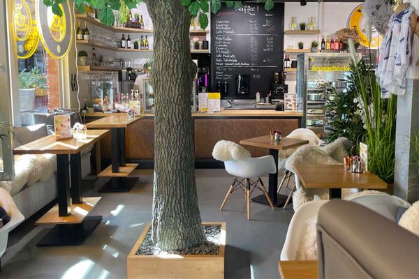 Das neue Schuhgeschäft ergänzt die Boutique und das Fashioncafe (Foto) von Winat.