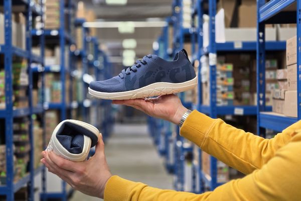 Was macht einen Barfußschuh aus? Stefanie Steinert gibt in ihrem Leitfaden Antworten. (Foto: Freizehn)