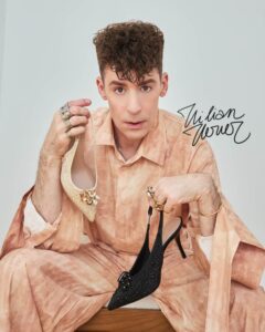 Designer Kilian Kerner mit Tamaris-Schuh