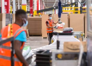 Blick in den Amazon Versand. (Foto: Amazon)