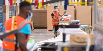 Blick in den Amazon Versand. (Foto: Amazon)