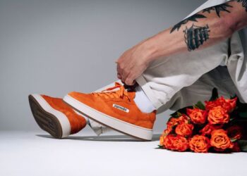 „The Curt“ bringt die Jägermeister-Farben Orange und Weiß an den Fuß.