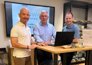 Gemeinsam für die digitale Zukunft des Schuhfachhandels (von links): Stefan Nicolai, Geschäftsführer ECC European Clearing Center, Andreas Mayer, Geschäftsführer der ANWR Austria, und Roland Fuschlberger von Schuhmoden Fuschlberger.