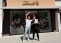 Claudio Minder und Karl Müller vor dem zukünftigen Kybun Joya-Shop in Konstanz
